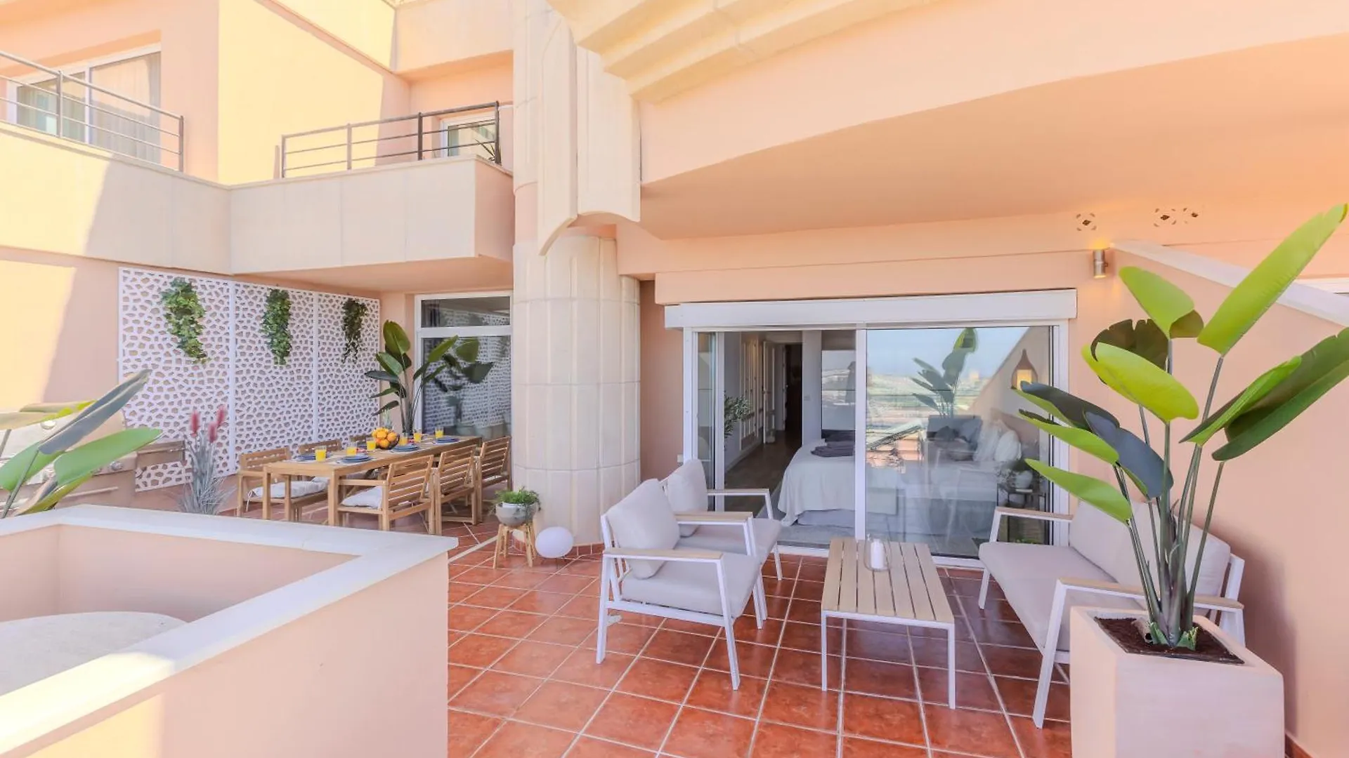 2 Bedroom Amazing Views Golf And Pool 마르베야