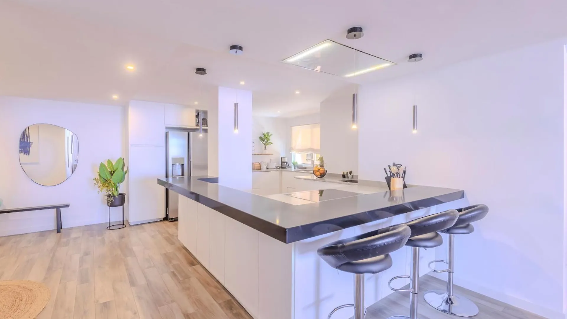 2 Bedroom Amazing Views Golf And Pool 마르베야 0*,  스페인